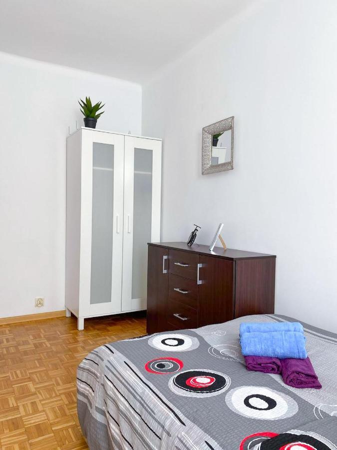 Room №3 Grzybowska 5 The Very Center Of Varşova Dış mekan fotoğraf